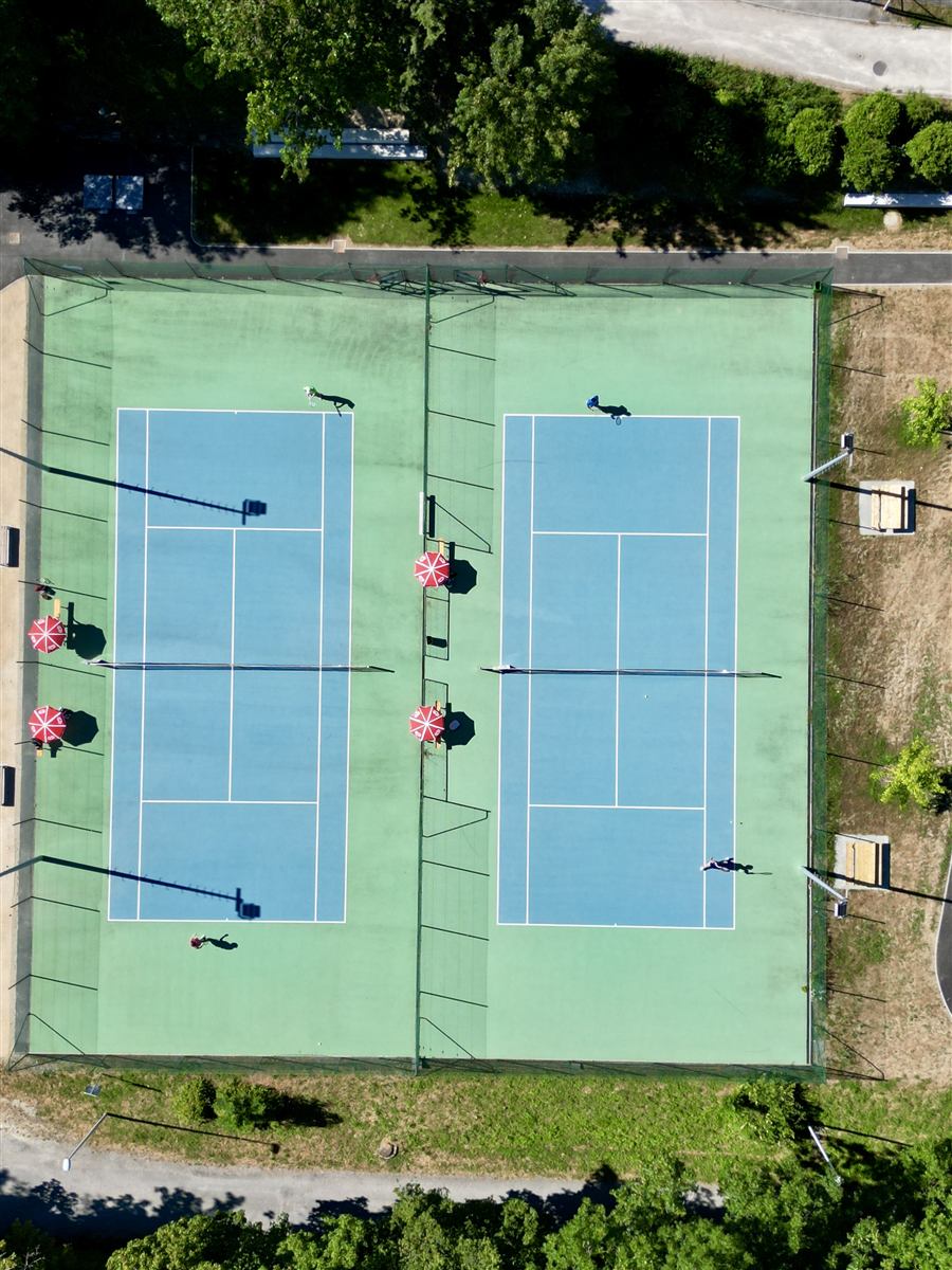 Les courts 1 et 2 vus du dessus